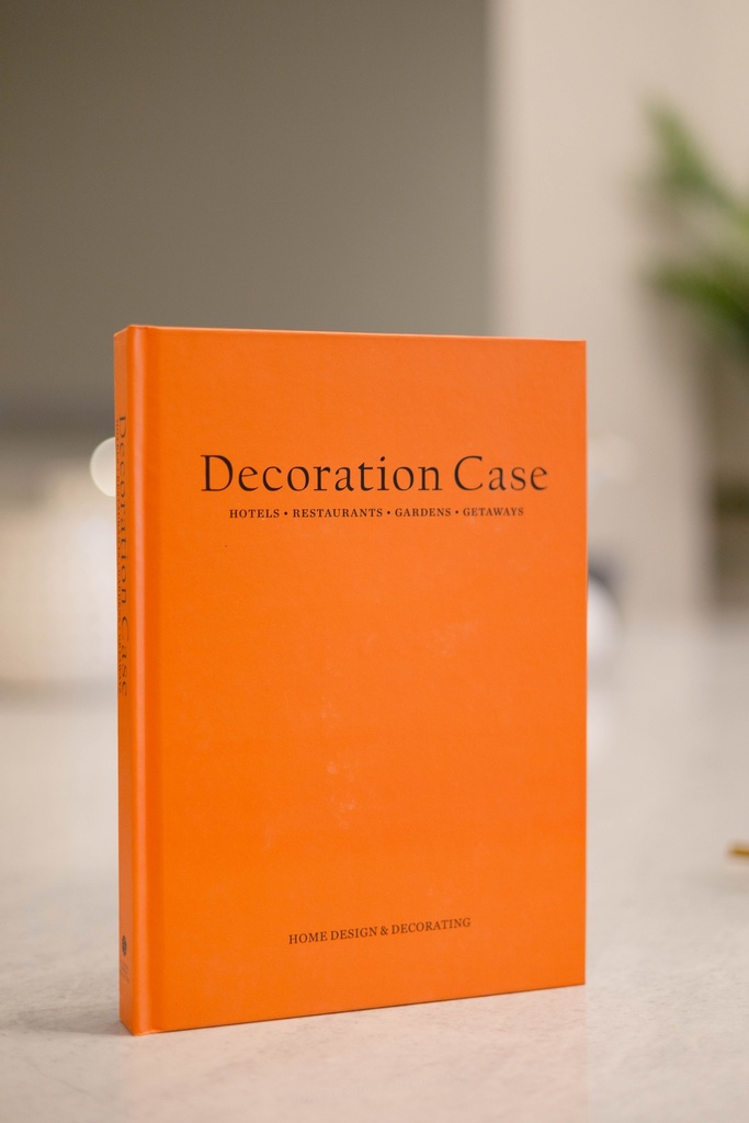 DECORATION CASE